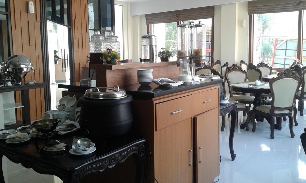 Hotel Safira Magelang Zewnętrze zdjęcie