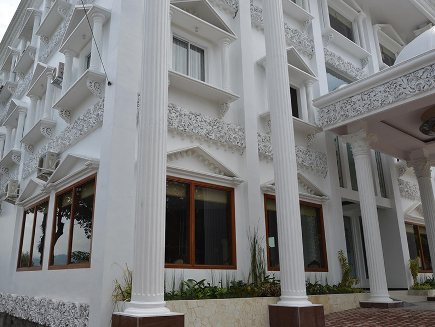 Hotel Safira Magelang Zewnętrze zdjęcie