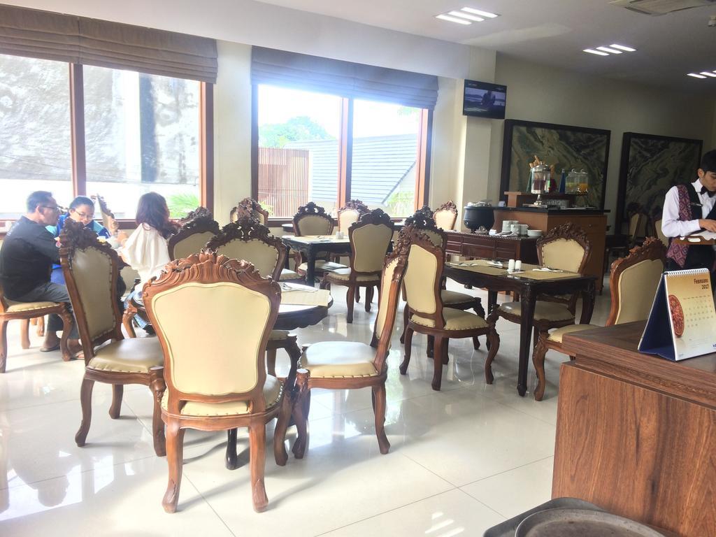 Hotel Safira Magelang Zewnętrze zdjęcie