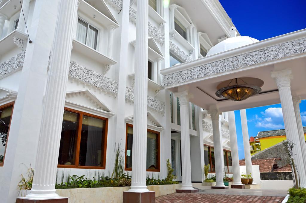 Hotel Safira Magelang Zewnętrze zdjęcie