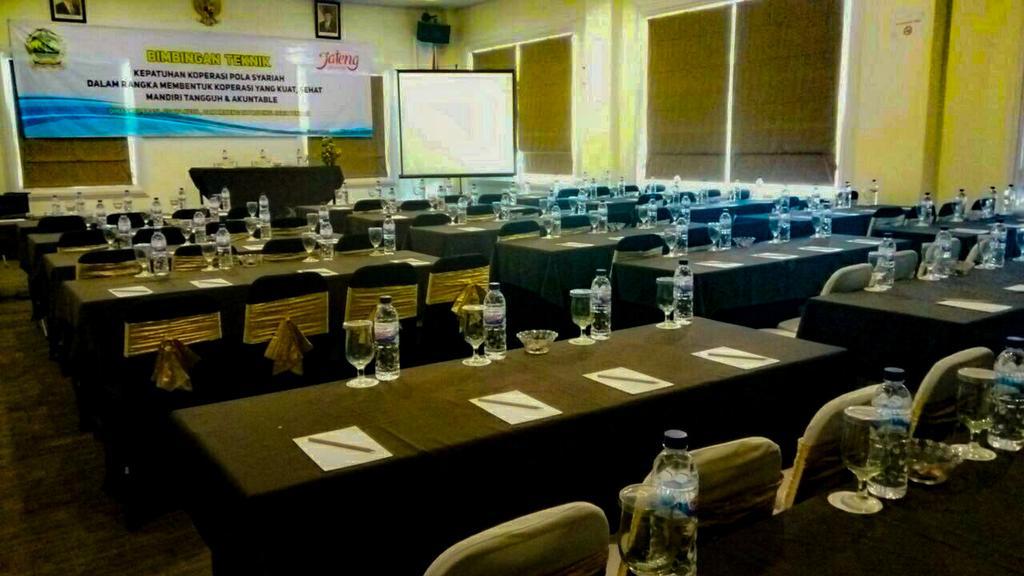 Hotel Safira Magelang Zewnętrze zdjęcie