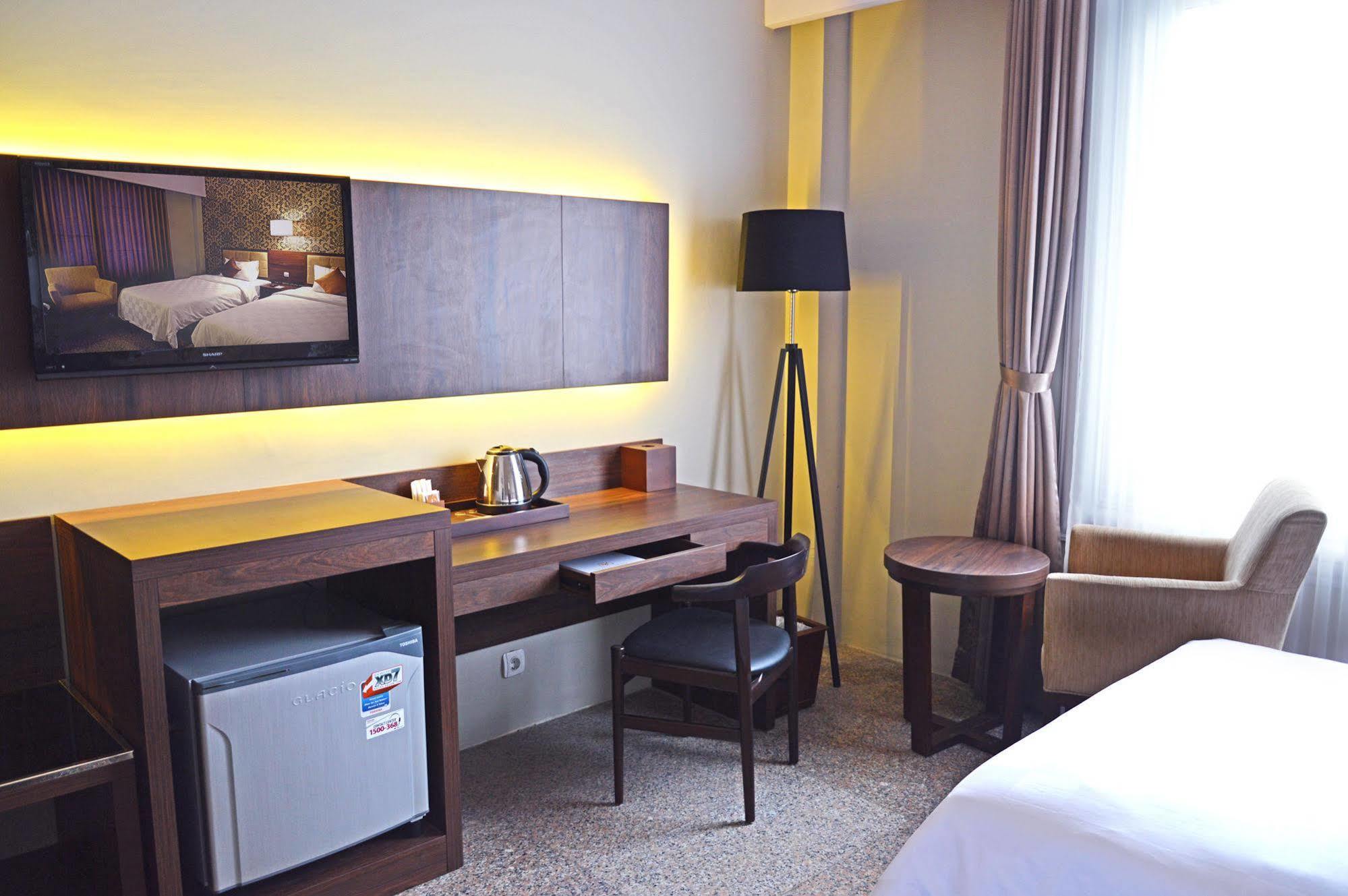 Hotel Safira Magelang Zewnętrze zdjęcie