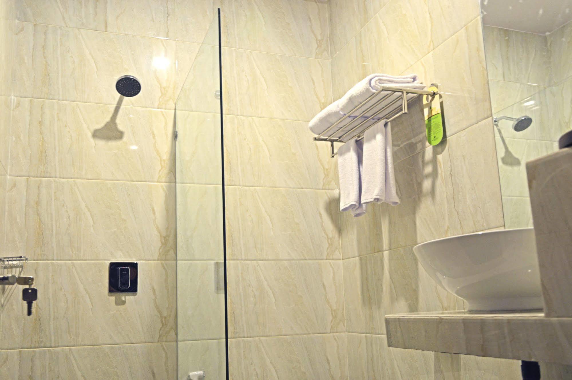 Hotel Safira Magelang Zewnętrze zdjęcie